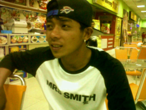 percel3's profile picture. Mengalah bukan berarti kalah!!