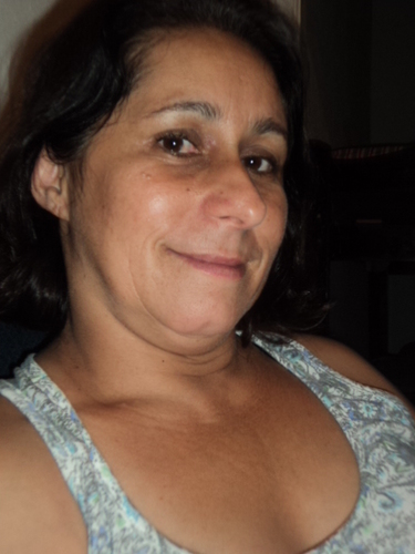 sou casada tenho 6 filhos e 4 netos sou evangélica