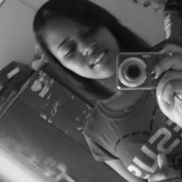 sincera# amiga # bem humorada # filha # Deus em 1º lugar # me amo