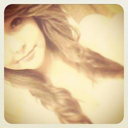 hi my name is brittney (:.. follow me i follow back (:  add me on facebook/ suscribe :3 http://t.co/KlfXZEtl