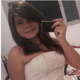Sou ciumenta, boba, insegura, romântica, chorona, mandona, orgulhosa, irônica, sonhadora, exagerada e dramática. Gostou? Follow-me. *o*