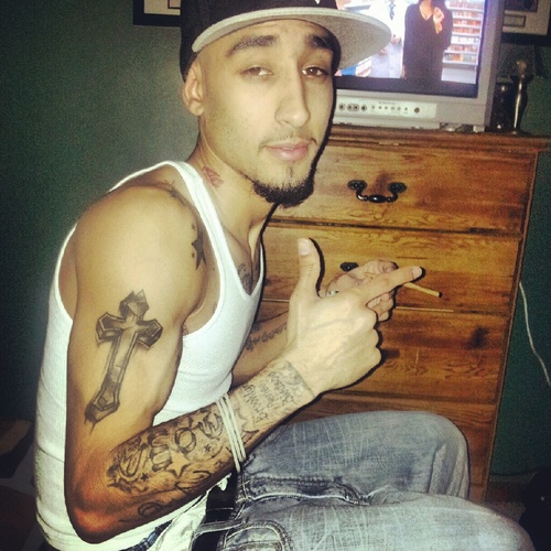 Smoke alot of kush and have alotta sex! I be fresh, dont need no stylist... #DoubleCuppedUp . Im different but fuck it so is everybody else...