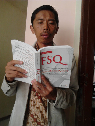 Iman Supriyono adalah konsultan senior, CEO dan founder SNF Consulting. Fokus riset dan aktivitas konsultasinya berfokus pada korporatisasi.