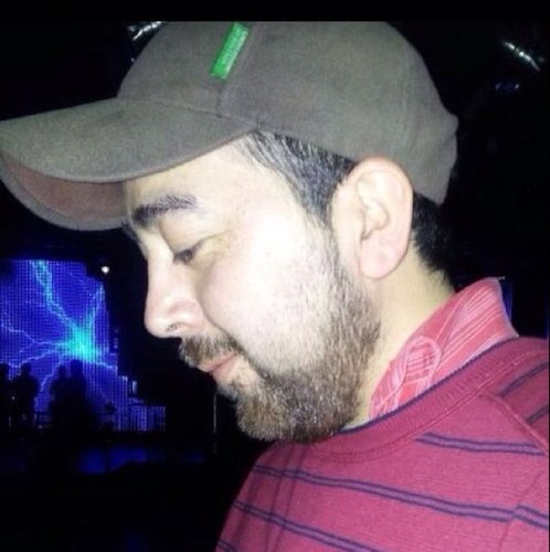 Soy un loquillo, aveces pierdo, aveces no!!! tengo un humor diferente!! CHILOTE..no le tengo miedo al frío, ni a la lluvia. Ingeniero Informático Santiago.