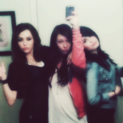 @ddlovato I can't survive without you here by my side ♡
i don't need school, i need Demi