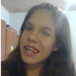 thainarafernan8's profile picture. 