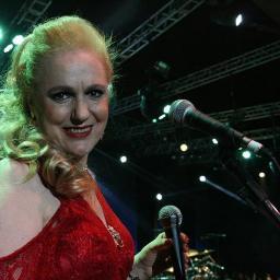 Informações sobre shows, fotos, Agenda da Elizabeth Moisés e da Banda voz da verdade Para contratar a Elizabeth para algum evento Ligue: 011 953748163