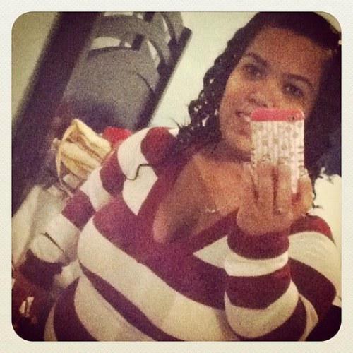 my name is vanessa. i am 23years old. i have a son named cesar(: follow me i follow back^.^ tweet me to know more..❤✨