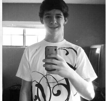 Ayeee_ItsJohnn's profile picture. 