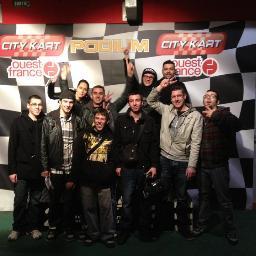 Team regroupant une dizaine de stuntriders nantais!