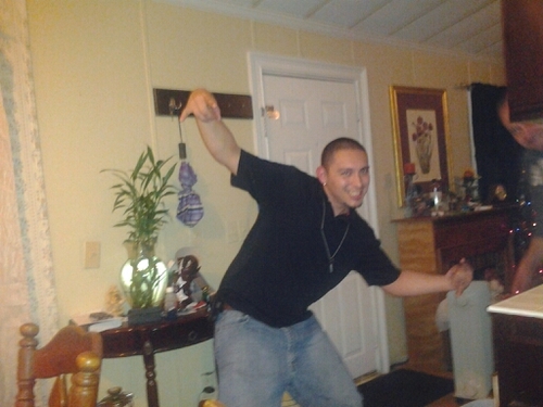 eliazaresc's profile picture. 