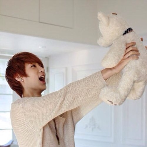 A-JAX 아침햇살 유to the뇽 · http://t.co/K8J3ctm3 [fake account of @Ajax_YY93]