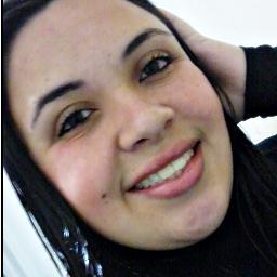 Pianista, Organista, Feminista, vaidosa, Solteira, 20 anos, Cabelo liso, Niver: 19/08 .... Deus acima de tudo!!!!