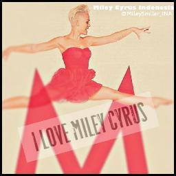 hey orang kece *poke* @MileyCyrus @ddlovato