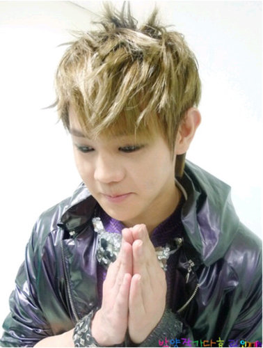 โยซอบครับ ผมแอ๊บแบ๊วน่ารักขี้เล่นชอบอ้อน ฟอลมาให้ผมอ้อนสิครับ :)