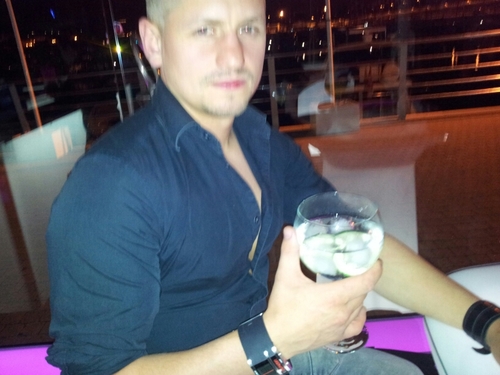 apmiguelez's profile picture. 