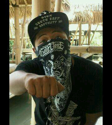 friendly..
suple....
yg penting pandai bergaul...
follow me and no who i'm...