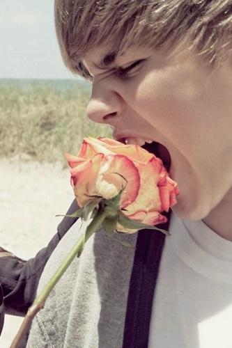 Love the biebs 
        10.9.12 3