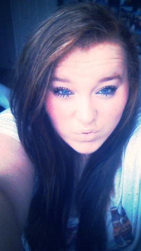 this is emilys bitch here, if you hurt her i will rip your fucking head off :) byeeee!