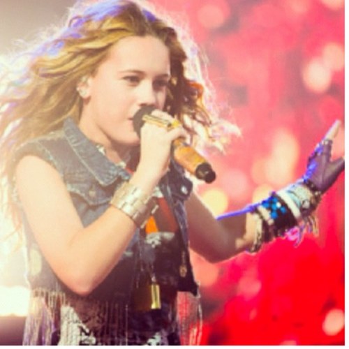 Just a girl with big dreams • Let it Bea • BEAutiful • Just Bea • I'm a Bealiver • Carly's Angel • Emblem3 Lover • Belieber • Directioner •Arianator