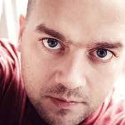 Copywriter, SEO expert. Enjoys food, music, cycling, acting and photography.