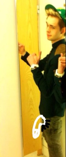 JakesBigBalls's profile picture. This account is run by jakes left ball and jakes right ball, nice to meet you ~we follow back~