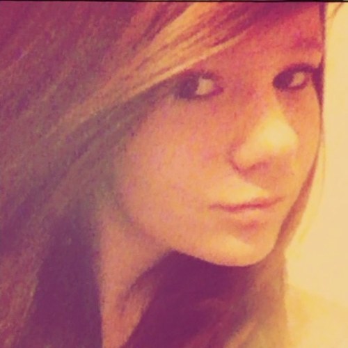 Hi  nice that you follow me :) and i'm real