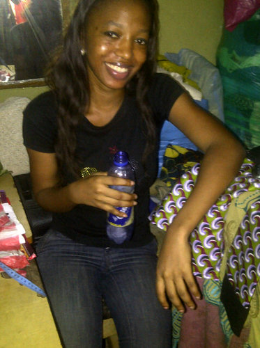 Smart, beautiful, cray, bla bla bla... Enuff 4 now. Oya follow. Mention 4 a follow back. #teamUI