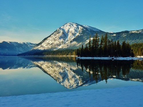 The latest news, trip info and inspiring photos for the Lake Wenatchee region of Washington State.