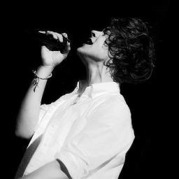 Peut importe ce qui se passera, je resterai Directioner jusqu'au bout, et je vous soutiendrait jusqu'à la fin ! ♥ @onedirection ♥
http://t.co/h6dLu87n