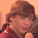 Olá somos a @Stromsex @Isa_Emblem3r @ourangelsE3. Somos ADC ! @EmblemThree I love you!  :3