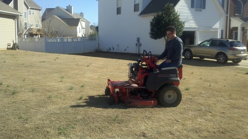 TURFcutters Lawncare is a local lawn care company in Greenville SC offering lawn care to commercial and residential customers who desire quality service.