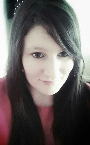 21 years young... If you're not pretentious, I may follow back :) oh and @DanielBate2 is mine ♡♥♡