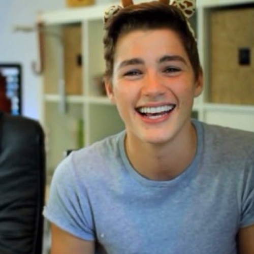 HarriesJackURH's profile picture. Hai there. This is my ultra mega amazing bio which i had to change cuz i'm taken now bitches