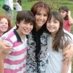 SilvanaTaaques's profile picture. Twitter Oficial de Silvana Taques mãe de Larissa Manoela! Perfil Oficial qualquer outro é Fake!