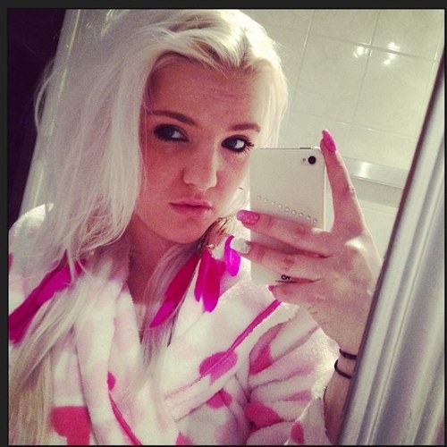 Melissaa_Amy's profile picture. нєllσ :) fσllσω мє & ιll fσllσω вαcк!

lαѕт nιgнт ι тσld уα ι lσνєd уα, ωσкє υρ & вlαмєd ιт σи тнє νσdкα♫♪