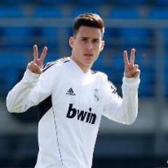 ab_abd1's profile picture. لا عذر يشفع لك ولا آسف تفيد .. م اكبر خطاك وم اعظم اليوم ذنبك !! لا عاد ترجيني وخلك كذا بعيد .. ولا عاد تذكر كنت أنا فْـ يوم جنبك ..