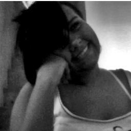 ''Nao mim chame de fraca por q vc nunca imaginou quantas vesse tiver q sair com um sorriso q nao era meu'' 
:(