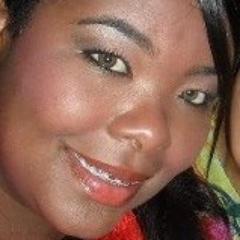 21 anos adoro festas, Chocolate,Violãozim feliz com a familia e os amigos que tenho    http://t.co/ZCxrVUITH5 ƪ(•˘⌣˘) (˘⌣˘•)ʃ