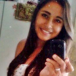Eu guardo pra mim o que eu deveria jogar na cara de muita gente . Soou Leonina # ..