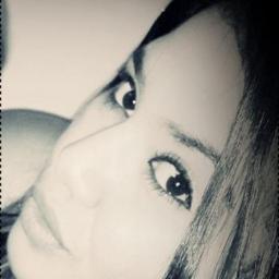 Estudante de letras e italiano , Amo a familia, Luan Santana, H.P,Twilight,Man.Utd e S.P.F.C ...