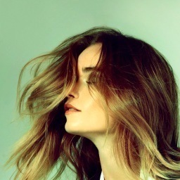 helleplatou's profile picture. 