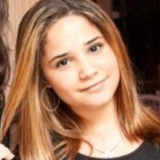 Sou legal, risonha e amiga