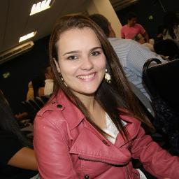 Sou como você me vê.
Posso ser leve como uma brisa ou forte como uma ventania,
Depende de quando e como você me vê passar.