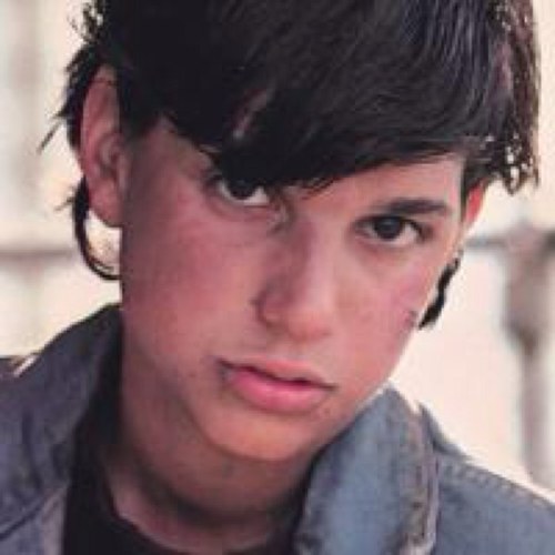 Hey ya'll! Im Johnny. Im a greaser, and I love my gang; the only people that really care. Stay Gold #RP #TheOutsiders
Instagram-JohnnnyCade