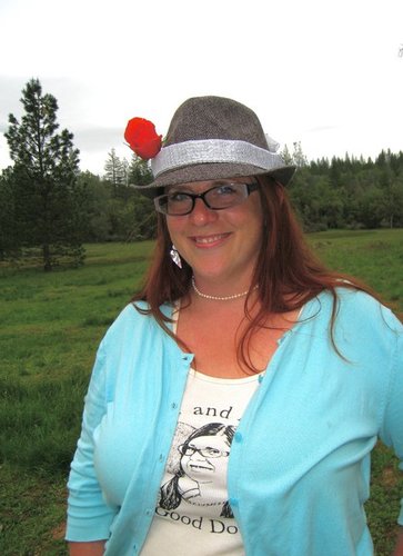 mudand_pearls's profile picture. Loves to build with dirt and straw, community organizer, rural enthusiast.