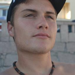 Chico de pueblo cullo sueño es lograr mis objetivos,patinar,seguir con mi entrenamiento personal,y disfrutar de lo que me ofrezca la vida.