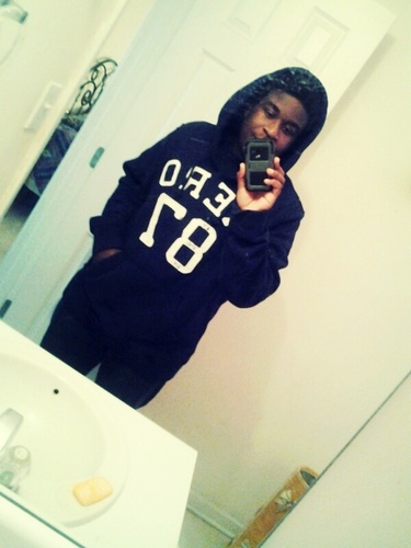 Follow me an my best freind @Key_Royster we follow bac an mention me for a follow bac FWM