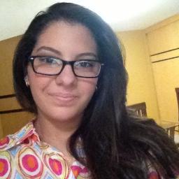 14 anos, ariana, são paulina, irritante, irônica, louca, as vezes seria e chata, desligada e nunca farei sentido algum, Prazer essa sou eu :D