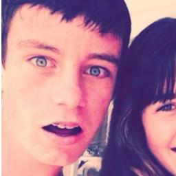 http://t.co/U4pwgFki please ask anything 
follow me and ill follow YOU back!!